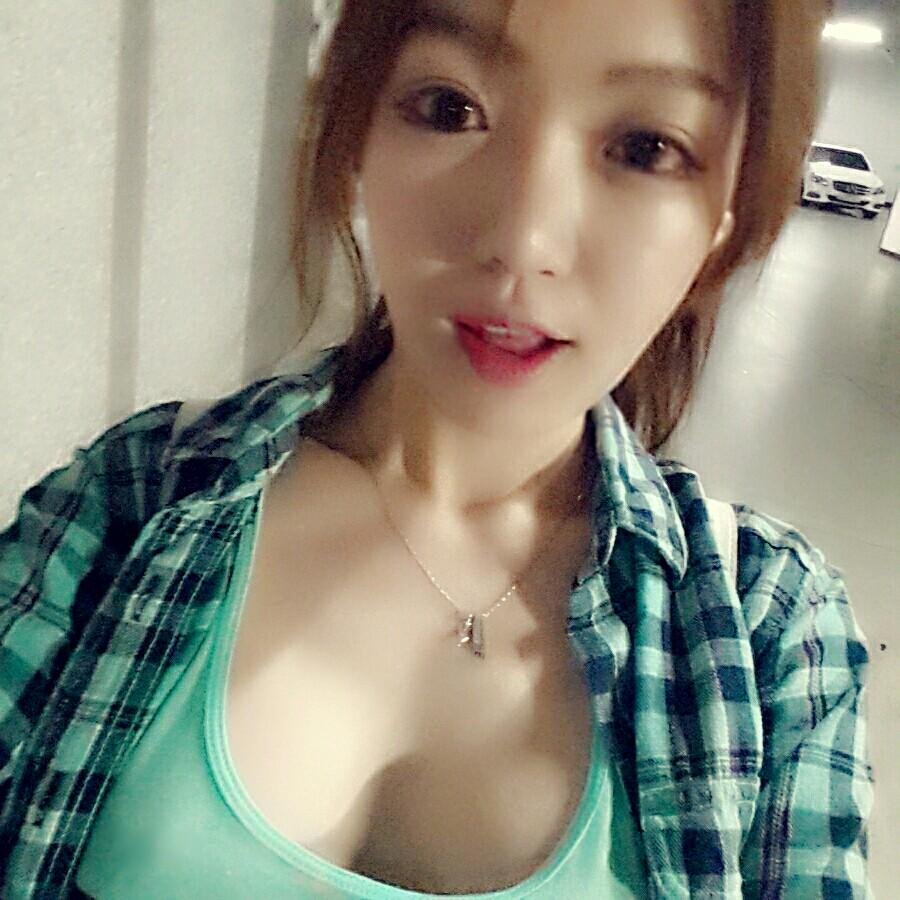 duyVLnq4 Eunsol Park - Korean KPop Girl - Bambino Dancer 21.jpg